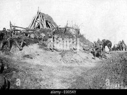 Soldati di appoggio in Serbia, 1916 Foto Stock