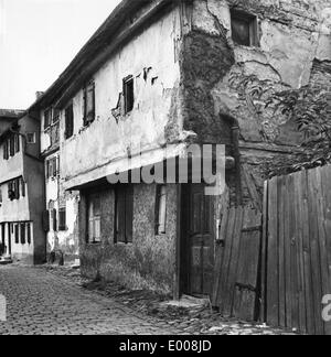 Una casa diroccata in Guenzburg Foto Stock