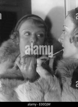 Donna di fronte a uno specchio, 1935 Foto Stock