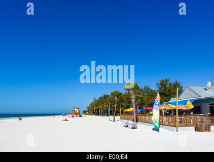 Il Beach bar sulla spiaggia Coquina, Bradenton Beach, Anna Maria Island, Manatee County, costa del Golfo della Florida, Stati Uniti d'America Foto Stock