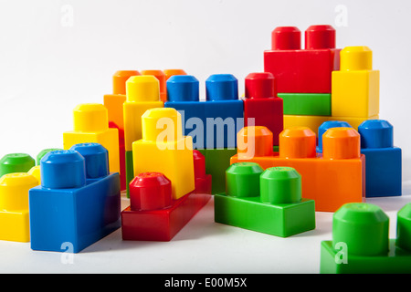 Mega edificio blocchi e blocchi di costruzione per pre scuola i bambini e i neonati e i bambini piccoli Foto Stock