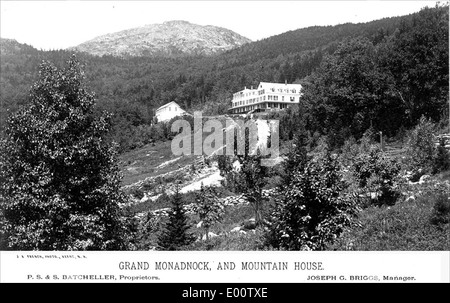 Casa a metà strada sul Monte Monadnock, Contea di Cheshire, NH Foto Stock