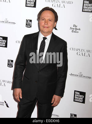 New York, New York, Stati Uniti d'America. 28 apr 2014. Attore BILLY CRYSTAL assiste il Film Society del Lincoln Center quarantunesima edizione annuale premio Chaplin Gala in onore di Rob Reiner tenutosi a Alice Tully Hall presso il Lincoln Center. Credito: Nancy Kaszerman/ZUMAPRESS.com/Alamy Live News Foto Stock