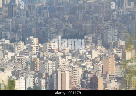 Beirut Libano, 29 aprile 2014 la costruzione di edifici commerciali e sullo skyline di Beirut su un vago mattina Credito: amer ghazzal/Alamy Live News Foto Stock