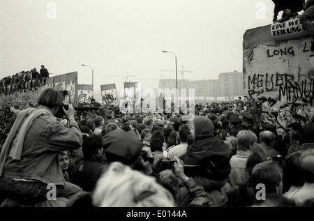 Caduta del muro a Potsdamer Platz di Berlino Foto Stock