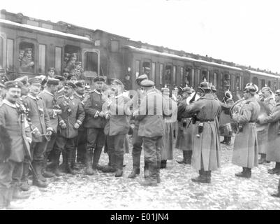 Il tedesco dei riservisti in corrispondenza di una stazione di Berlino, 1918 Foto Stock