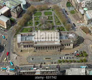 Vista aerea di St George's Hall e St John's Gardens, Liverpool City Centre Foto Stock