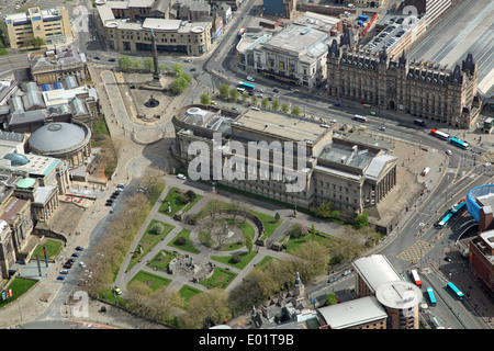 Vista aerea del Liverpool - St George's Hall, St John's Gardens, Wellington la colonna, stazione di Lime Street & Empire Theatre Foto Stock