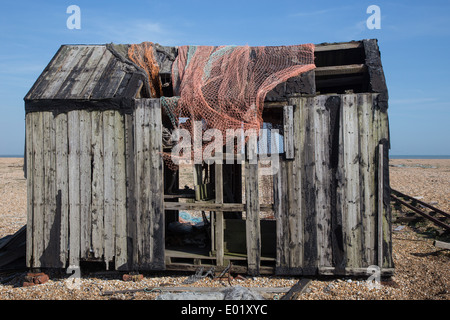 Abbandonato il Fisherman's capanna a Dungeness Kent, Primavera 2014 Foto Stock