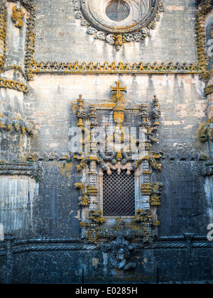 Capitulo finestra intagliata in pietra in stile manuelino, Convento de Cristo, Tomar Foto Stock