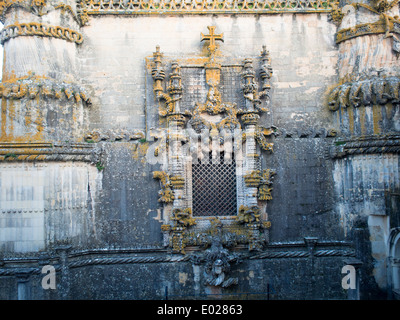 Capitulo finestra intagliata in pietra in stile manuelino, Convento de Cristo, Tomar Foto Stock