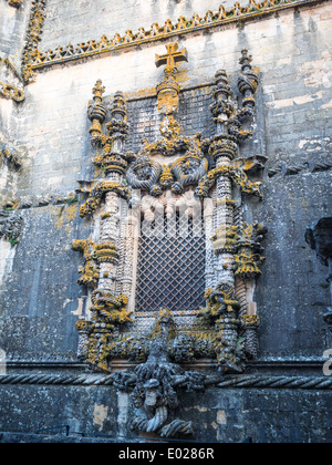 Capitulo finestra intagliata in pietra in stile manuelino, Convento de Cristo, Tomar Foto Stock