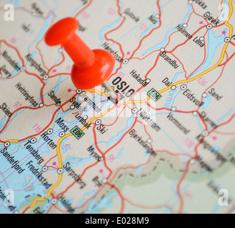 Close up di Oslo mappa con perno rosso - Concetto di viaggio Foto Stock