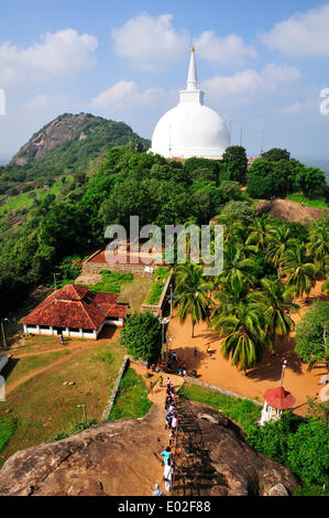 Maha Stupa, monastero buddista di Mihintale, Anuradhapura, Nord provincia centrale, Sri Lanka Foto Stock