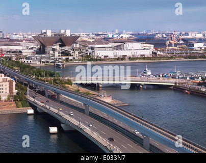 Il Tokyo Big Sight International Exhibition Center, Vista aerea di Odaiba, presso Tokyo, Giappone. Foto Stock