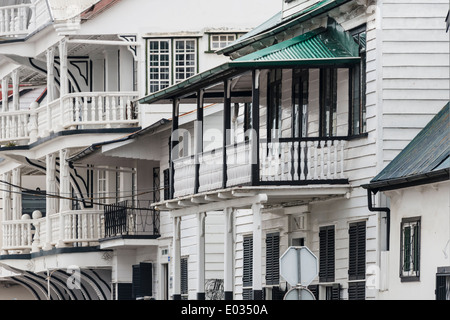 Casa coloniale nel cuore del centro storico di Paramaribo (Patrimonio Mondiale dell'UNESCO), Suriname Foto Stock