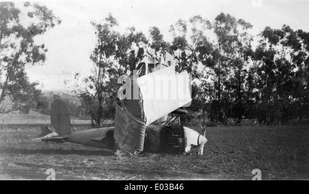 79. Waco 9 truccate crash durante le riprese su âLilac tempo Foto Stock