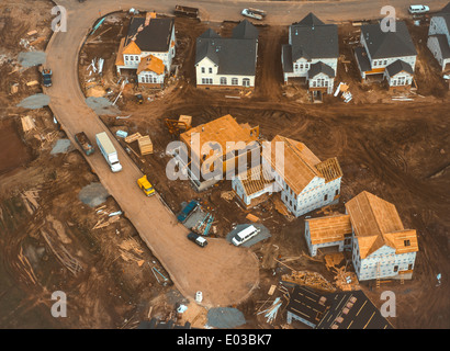 LANSDOWNE, Virginia, Stati Uniti d'America - Vista aerea di nuove case in costruzione in sviluppo suburbano, Loudoun County. Foto Stock