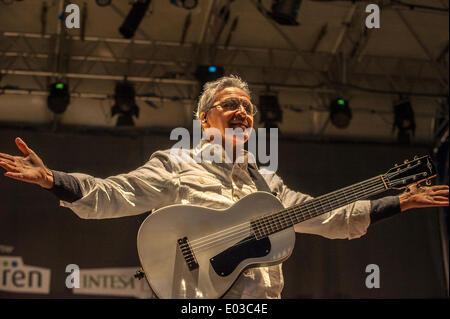 Torino, Italia. 30 apr 2014. Torino Jazz Festival Concert di Caetano Veloso Credito: Davvero Facile Star/Alamy Live News Foto Stock