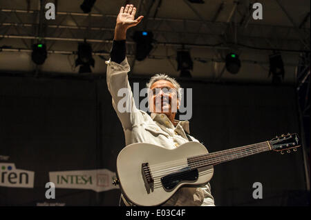 Torino, Italia. 30 apr 2014. Torino Jazz Festival Concert di Caetano Veloso Credito: Davvero Facile Star/Alamy Live News Foto Stock