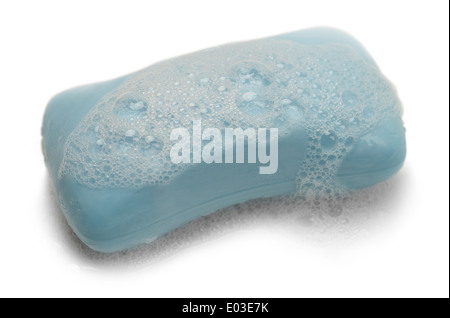 Sapone blu con bolle isolati su sfondo bianco. Foto Stock