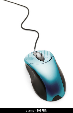 Blu Il mouse del computer con il cavo Isolaed su sfondo bianco. Foto Stock