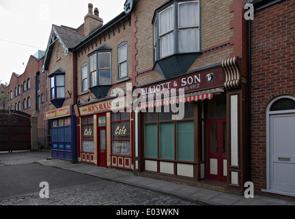 Il set di Coronation Street,UK è più lunga di opera del sapone della TV Victoria Street Foto Stock