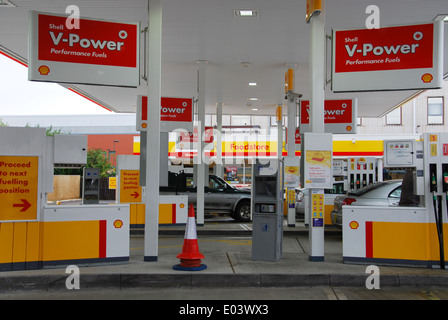 Stazione di servizio Shell in Oxford, Regno Unito Foto Stock