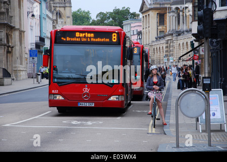 Servizio di autobus urbano nella città di Oxford Centre Regno Unito Foto Stock