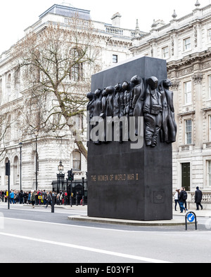 "Le donne della guerra mondiale ll' - Un omaggio ed un memoriale per il ruolo svolto dalle donne nella seconda guerra mondiale - Whitehall, London, Regno Unito Foto Stock