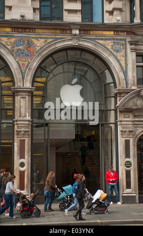 Apple Store esterno in Regent Street, London REGNO UNITO Foto Stock