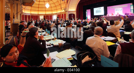 NUJ DM. Giardini d'inverno. Eastbourne in Sussex. 2014 vista generale della sala principale Foto Stock