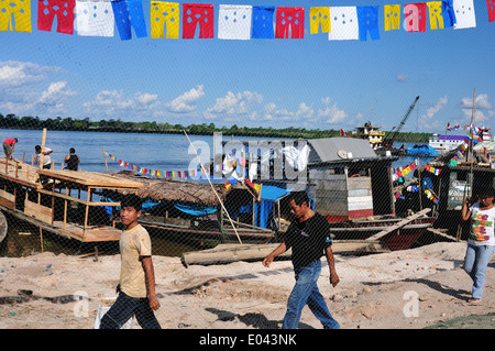 Festa di San Pedro e San Pablo - Porto di Punchana a Iquitos . Dipartimento di Loreto .PERÙ Foto Stock