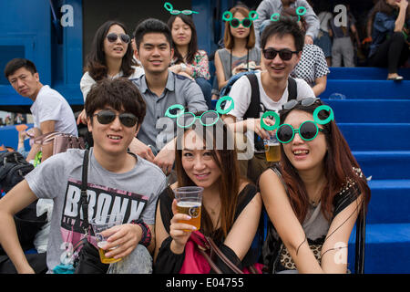 Pechino, Cina. Il 1 maggio, 2014. Midi Festival di musica, uno della Cina il più grande festival della musica rock, ospitato da Pechino Midi Scuola di Musica. Sin dalla sua inaugurazione nel 1997 è stato tenuto ogni anno a Pechino durante il giorno di maggio annualmente in una delle tre città cinesi di Pechino, Shanghai e Shenzhen. © Jiwei Han/ZUMA filo/ZUMAPRESS.com/Alamy Live News Foto Stock