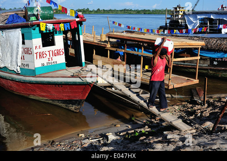 Festa di San Pedro e San Pablo - Porto di Punchana a Iquitos . Dipartimento di Loreto .PERÙ Foto Stock