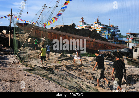 Festa di San Pedro e San Pablo - Porto di Punchana a Iquitos . Dipartimento di Loreto .PERÙ Foto Stock