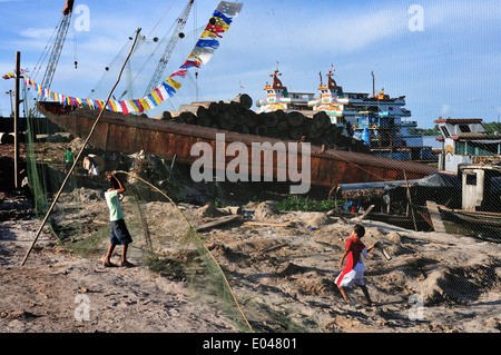 Festa di San Pedro e San Pablo - Porto di Punchana a Iquitos . Dipartimento di Loreto .PERÙ Foto Stock