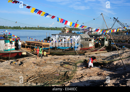 Festa di San Pedro e San Pablo - Porto di Punchana a Iquitos . Dipartimento di Loreto .PERÙ Foto Stock