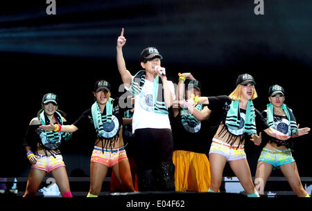 Tianjin, Cina. Il 1 maggio, 2014. Singapore è il cantante JJ Lin canta sulla sua "timeline" world tour in concerto a Tianjin, Cina del nord, 1 maggio 2014. Credito: Ma Cheng/Xinhua/Alamy Live News Foto Stock