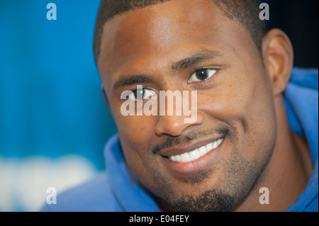 Noi hurdling atleta David Oliver alla conferenza stampa un giorno prima del suo inizio presso la IAAF meeting di atletica a Zurigo 2013 Foto Stock