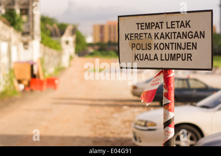 Parcheggio per il royal malaysia forza di polizia accanto al carcere di pudu Foto Stock