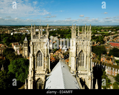 YORK Minster , la vista dal tetto della cattedrale di York Minster Yorkshire England Regno Unito Foto Stock