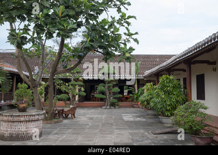 Per Dinh Chuc Thanh tempio motivi in Hoi An Vietnam Foto Stock