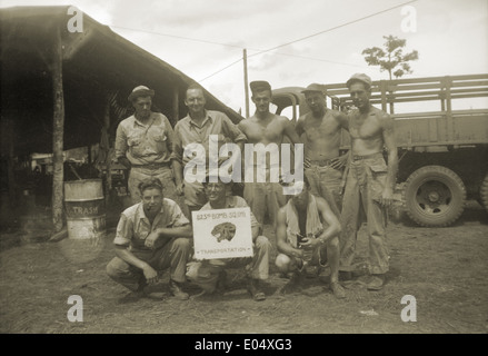 Circa 1944 foto di gruppo, i membri del 'Flying Tigers' 823rd squadrone di bombardamento medium di trasporto. Foto Stock