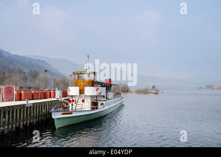 Il vecchio sistema di cottura a vapore "Raven' al Pier Head per Ullswater piroscafi nel Parco Nazionale del Distretto dei Laghi Glenridding Cumbria Inghilterra UK Gran Bretagna Foto Stock