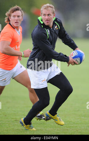 GLASGOW, SCOZIA - Venerdì 2 maggio 2014, Phillip Snyman durante il sudafricano Springbok 7's (Blitzbokke) sessione di formazione presso le Università di Strathclyde di allenamento in preparazione per la IRB Sevens in Glasgow. Foto di Roger Sedres/ImageSA/Alamy Live News Foto Stock