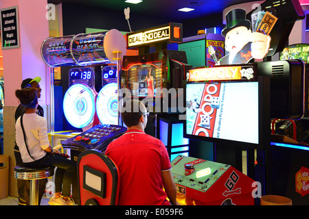 Le macchine da gioco nel Palazzo degli Imperatori Hotel Casino Resort, Kempton Park, East Rand, provincia di Gauteng, Repubblica del Sud Africa Foto Stock