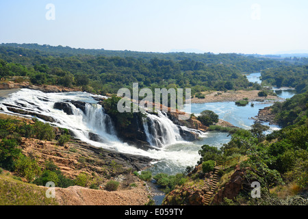 Flusso di acqua da Hartbeespoort Dam, Hartbeespoort, nord ovest della provincia, Repubblica del Sud Africa Foto Stock