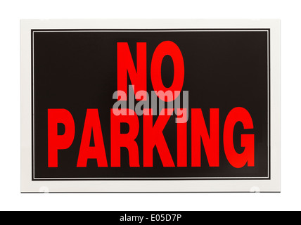 Nero e rosso in plastica nessun segno di parcheggio isolato su sfondo bianco. Foto Stock