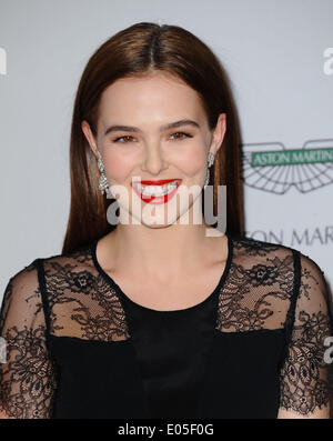 Los Angeles, California, USA. Il 2 maggio, 2014. ZOEY DEUTCH arriva per la ventunesima gara annuale per cancellare MS Gala allo Hyatt Regency Plaza Hotel. © D. lunga/Globe foto/ZUMAPRESS.com/Alamy Live News Foto Stock